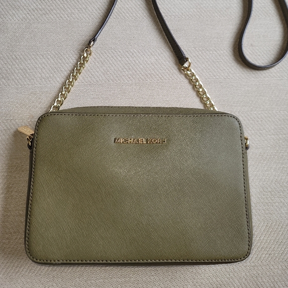 Michael Kors Jet Set in Olive - Picture 9 of 9